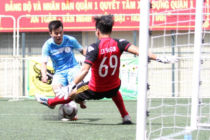 Đình Thảo ghi bàn thắng thứ 2.