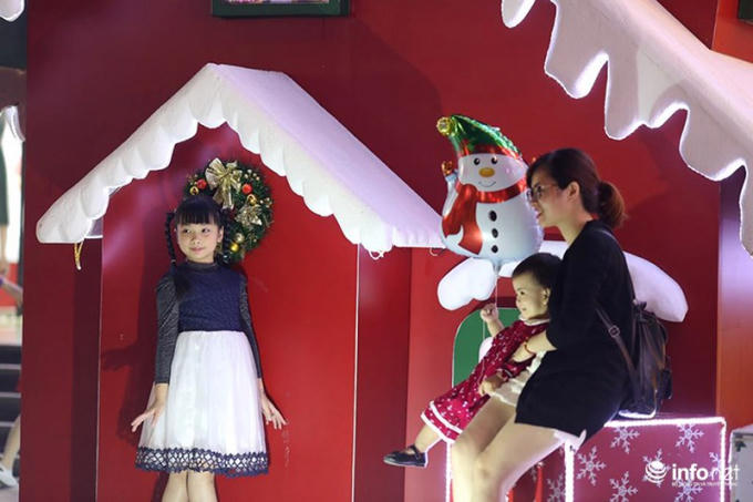 Được biết, Lễ Giáng Sinh, còn được gọi là lễ Thiên Chúa giáng sinh, Noel hay Christmas là một ngày lễ kỷ niệm Chúa Giêsu ra đời.