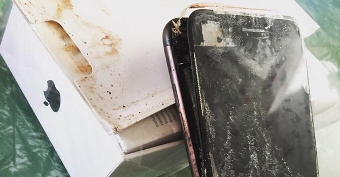 Chiếc iPhone 7 Plus này phát nổ khi vận chuyển.
