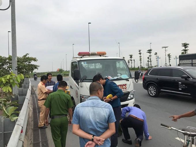 Lực lượng chức năng nhanh chóng có mặt ở hiện trường để giải quyết vụ việc.