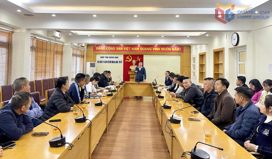 Quang cảnh buổi làm việc.
