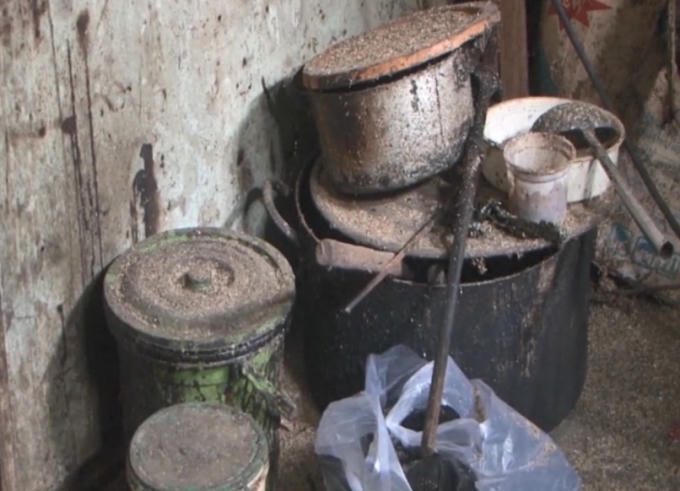 Khu vực ché biến rất mất vệ sinh.