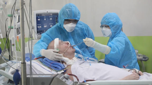 Nam phi công đã có thể tiếp nhận dinh dưỡng qua đường tiêu hóa