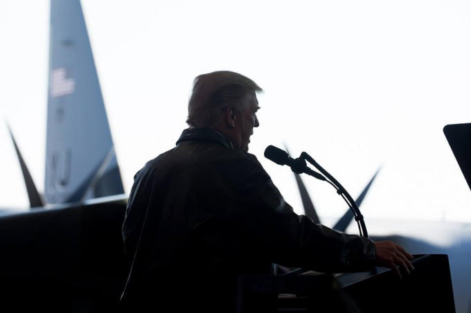 Ch&ugrave;m ảnh Tổng thống Trump trong chuyến c&ocirc;ng du ch&acirc;u &Aacute; đầu ti&ecirc;n
