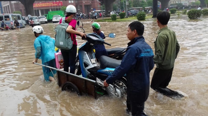 Phương án cứu trợ đối với tình trạng xe chết máy giữa đường do ngập lụt.
