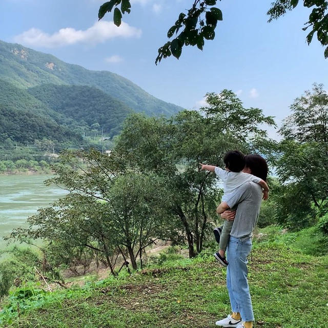 Chae Rim bế con trai về Hàn Quốc sống từ năm 2019. 