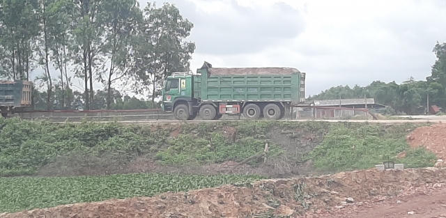 Doanh nghiệp chở đất vào lò gạch tại huyện Yên Dũng: Tỉnh Bắc Giang giao Sở TN&MT kiểm tra gấp