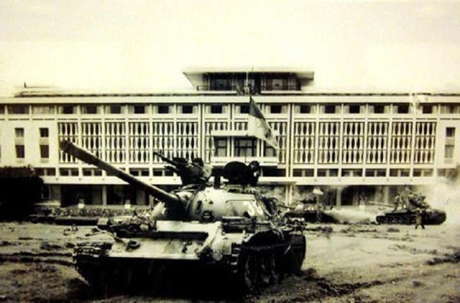 Đến năm 2012, cả hai chiếc xe tăng huyền thoại 390 và 843 được Chính phủ công nhận là Bảo vật quốc gia.