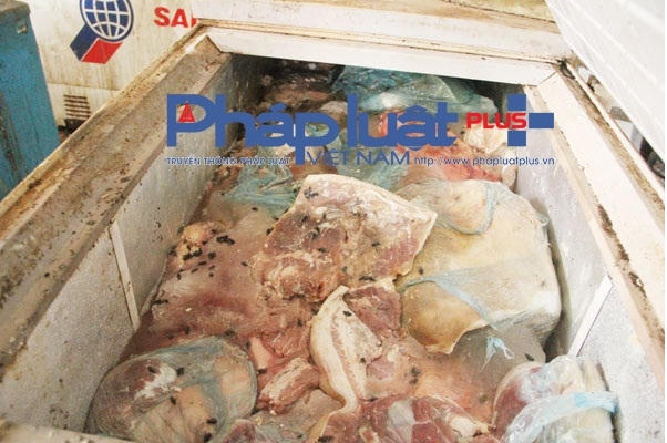 Sau khi được tích trữ, thịt được dùng sản xuất giò, chả bán ra thịt trường.