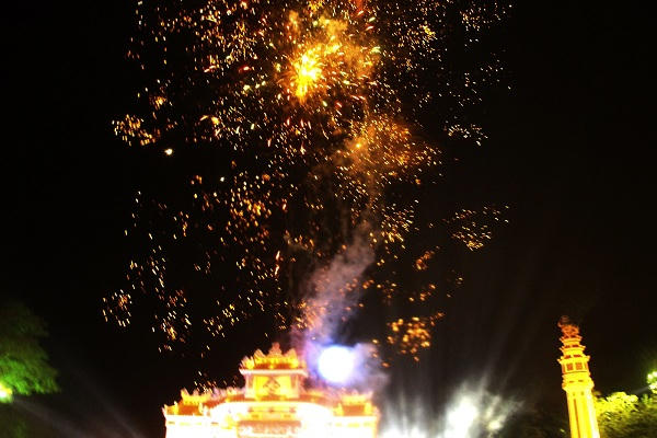 Chùm ảnh ấn tượng đêm khai mạc Festival nghề truyền thống Huế 2017