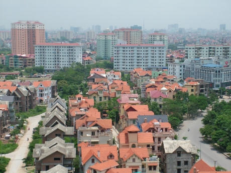 Chuyên gia bất động sản 'dè dặt' với thông tin ngân hàng hạ lãi suất