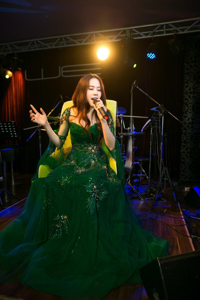 Nam Em muốn được gọi l&agrave; nữ ho&agrave;ng xanh l&aacute;, quyết t&acirc;m xa l&aacute;nh mọi phiền muộn