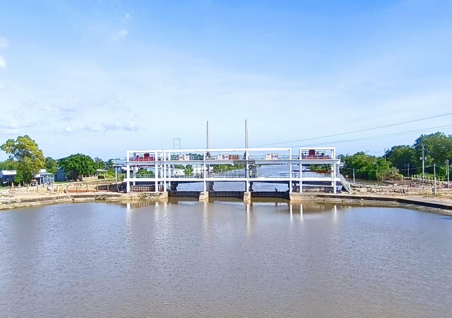 Tỉnh Cà Mau theo dõi sát diễn biến độ mặn, chủ động vận hành linh hoạt hệ thống cống, đập nhằm bảo vệ an toàn vùng ngọt hóa.