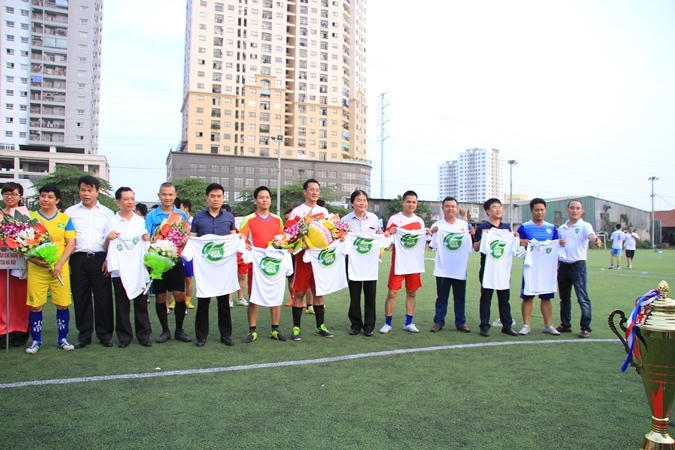 Ban tổ chức Cúp Tứ hùng đã chính thức cam kết đồng hành cùng chiến dịch: "Tất cả các cầu thủ, đội bóng tham gia giải tham gia chương trình ĐỒNG HÀNH CÙNG THỰC PHẨM SẠCH  do Pháp Luật Plus - Báo Pháp Luật Việt Nam phát động".