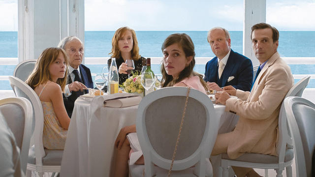 “Happy End” (Kết thúc hạnh phúc - đạo diễn người Áo Michael Haneke)