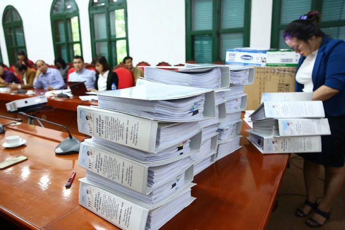 HSDT của Công ty CP Thực phẩm sữa TH nêu hiệu lực của HSDT là 180 ngày kể từ ngày 1/10/2018, thiếu 10 ngày so với yêu cầu của HSMT, bởi thời điểm đóng thầu là ngày 10/10/2018. Ảnh: Lê Tiên.