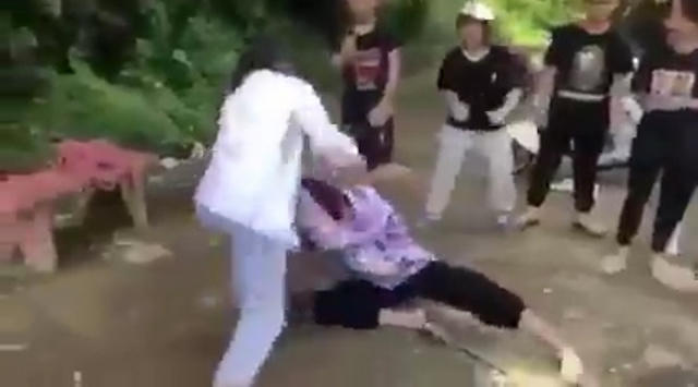 1 hs Nguyen Van Troi bi danh