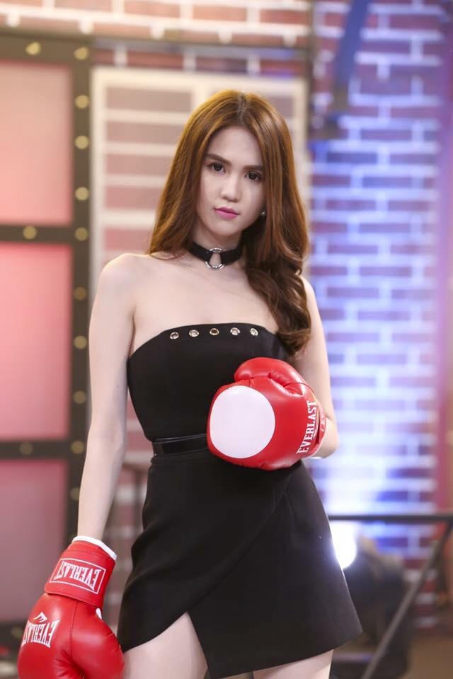 Có thể nói, đây là lần đầu tiên Ngọc Trinh đảm nhiệm một vị trí quan trọng trong một chương trình truyền hình.