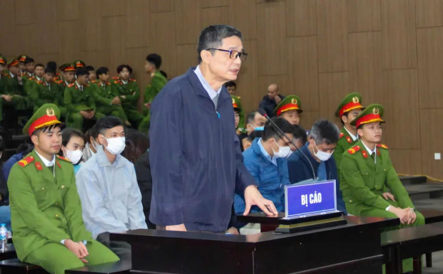 Cựu Cục trưởng Cục An toàn thực phẩm Nguyễn Thanh Phong tại phiên tòa.