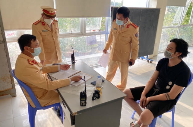 Phát hiện tài xế dương tính với ma túy, không GPLX trên cao tốc Hà Nội – Hải Phòng