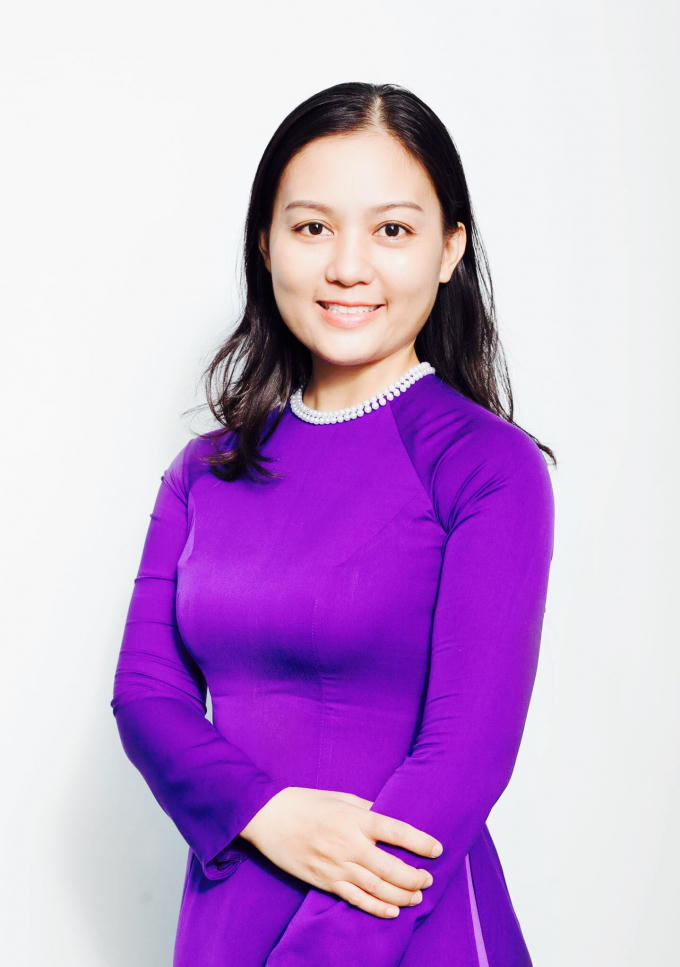 Cô hiệu trưởng Phan Thị Hương Giang.