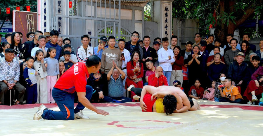 Trận đấu cân tài cân sức