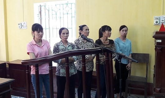 Các bị cáo tại tòa.