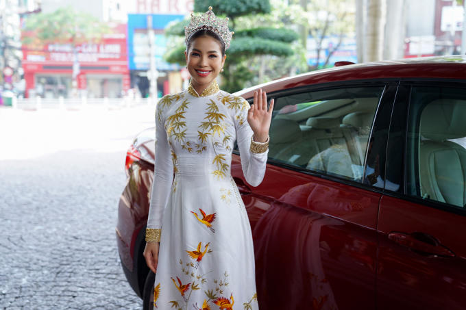 Top 3 Hoa hậu Ho&agrave;n vũ Phạm Hương, Tr&agrave; My, Lệ Hằng lần đầu ti&ecirc;n hội ngộ sau 2 năm đăng quang