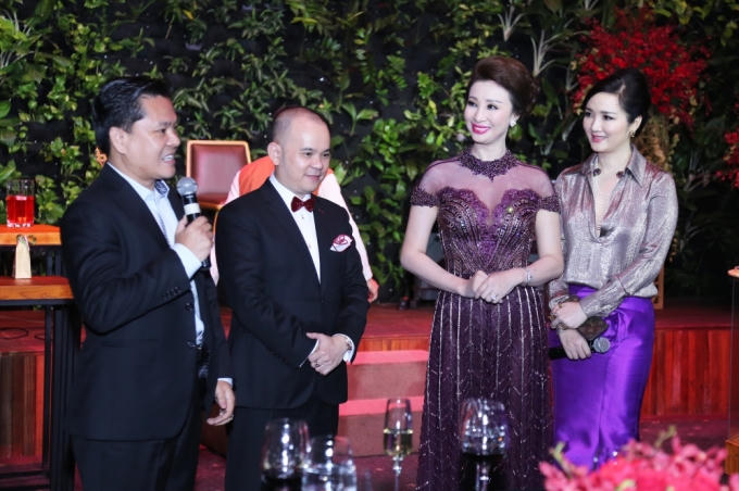 D&agrave;n người đẹp kh&ocirc;ng tuổi &ldquo;tấp nập&rdquo; dự tiệc ch&uacute;c mừng Hoa Hậu Vũ Th&uacute;y Nga