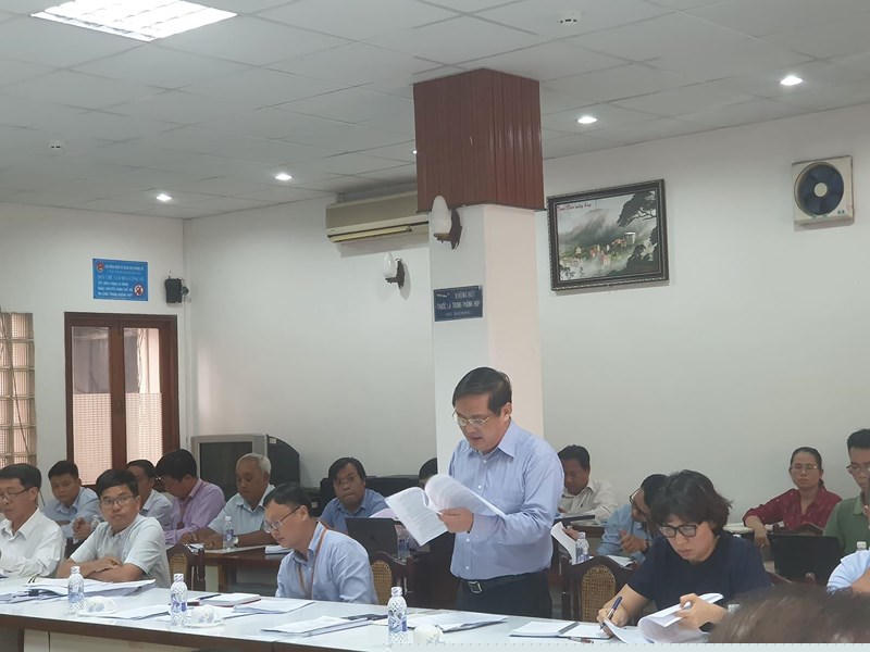 Ông Nguyễn Văn Trực, Phó Giám đốc Sở Nông nghiệp và Phát triển nông thôn báo cáo với đoàn giám sát. Ảnh: NC.