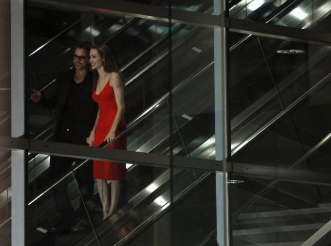 Brad Pitt và Angelina Jolie đến Nhật Bản để tham dự lễ ra mắt bộ phim mà Brad Pitt đóng "Moneyball" năm 2011. (Ảnh: Reuters)