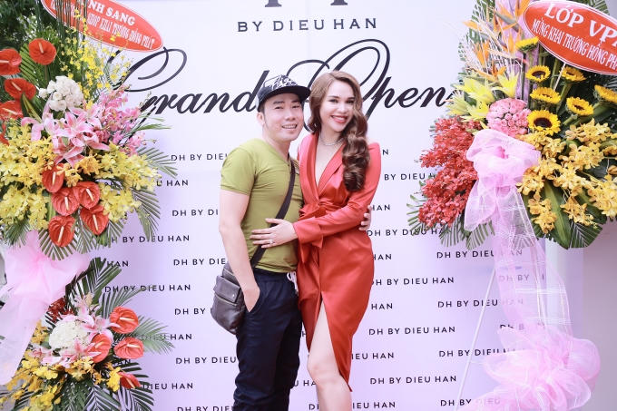 Chuyên gia trang điểm Tony Tường cũng đến tham dự sự kiện.