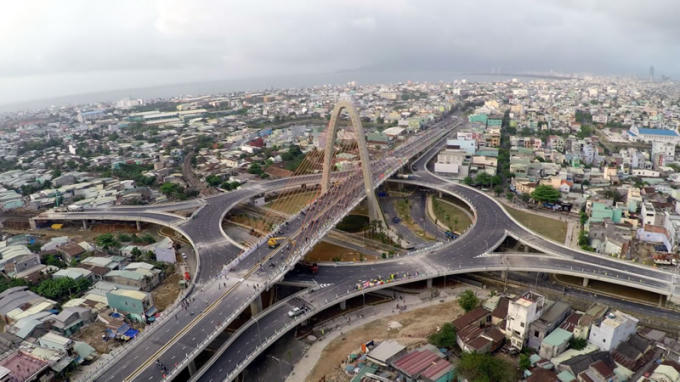 Các công trình giao thông góp phần quan trọng phục vụ phát triển kinh tế của Đà Nẵng (Ảnh Internet)