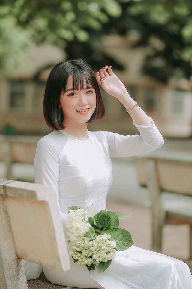 Nói về danh xưng “hot girl” được cộng đồng mạng ưu ái tặng, Minh Tâm cho biết: “Trước nay em sợ mác hot girl lắm, nên mọi người không gọi em là hot girl nữa cũng không sao, quan trọng là mọi người có nhớ đến em nữa không, nhớ đến với ấn tượng tốt trong quá khứ và tương lai sẽ nhìn em ở một cách nhìn khác”.