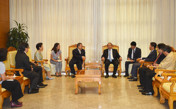 Thủ tướng Nguyễn Xuân Phúc tiép ông Charoen Sirivadhanabhakdi.