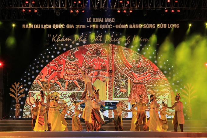 Sân khấu lễ Khai mạc Năm du lịch quốc gia 2016.