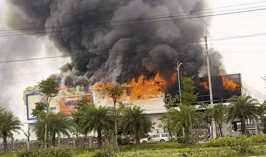 Vụ cháy thiêu rụi nhiều tài sản của doanh nghiệp