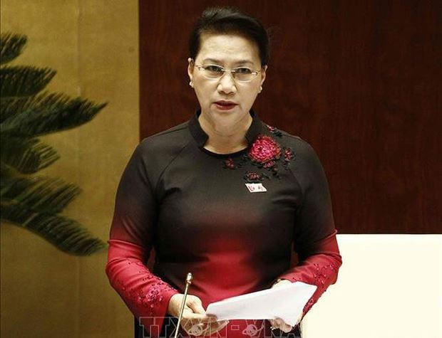 Chủ tịch Quốc hội Nguyễn Thị Kim Ngân lưu ý Bộ Giáo dục và Đào tạo cẩn trọng hơn khi lấy ý kiến nhân dân các quy định do ngành chủ trì soạn thảo.