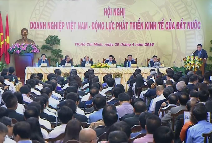 Ông Trần Bắc Hà, Chủ tịch HĐQT BIDV phát biểu tại Hội nghị Chính phủ với doanh nghiệp ngày 29/4/2016 với chủ đề “Doanh nghiệp Việt Nam - Động lực phát triển kinh tế của đất nước” dưới sự chủ trì của Thủ tướng Chính phủ Nguyễn Xuân Phúc.
