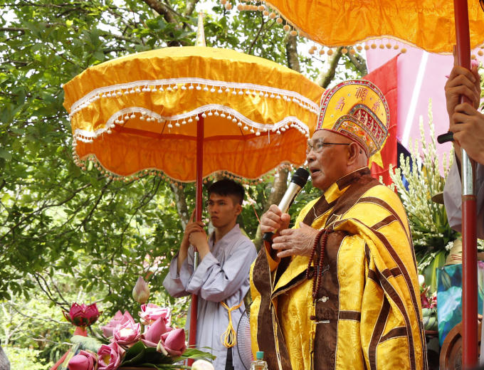 HT.Thích Nhuận Thanh đã tuyên đọc Thông điệp Phật đản PL.2561 của Đức Pháp chủ GHPGVN.