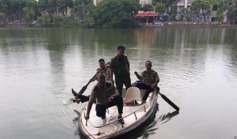 H&agrave; Nội: Nam thanh ni&ecirc;n 9X nhảy xuống hồ Gươm tự vẫn