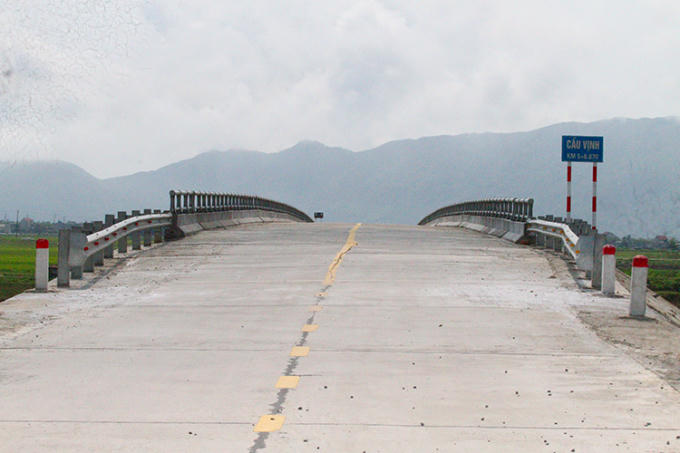 Công trình đường di dân vùng lũ ở xã Kỳ Thọ. Ảnh: Đức Hùng