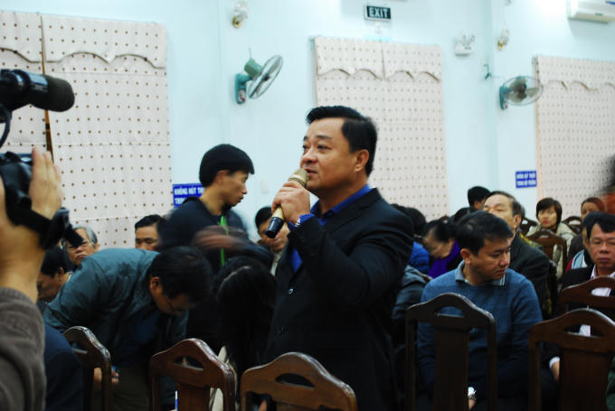 Cử tri Nguyễn Quang Tâm kể tình cảnh khổ sở doanh nghiệp sau việc chuyển đổi từ đất lâu dài sang đất 50 năm.