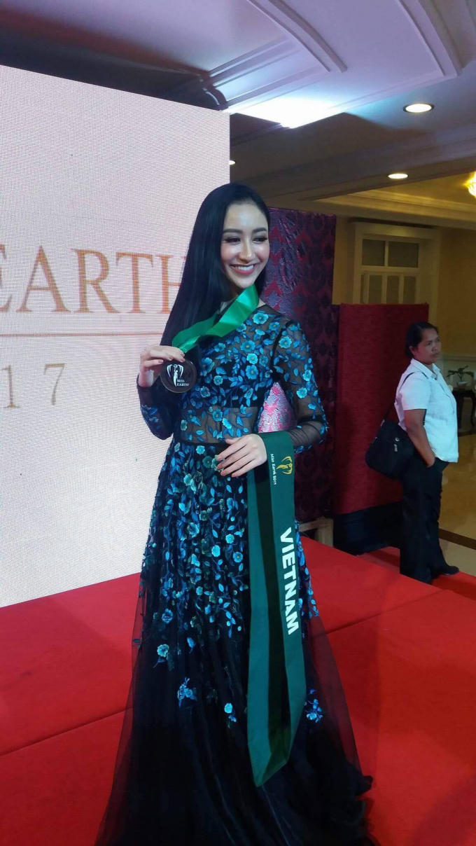 H&agrave; Thu gi&agrave;nh th&agrave;nh t&iacute;ch đầu ti&ecirc;n tại đấu trường Hoa hậu Tr&aacute;i Đất 2017