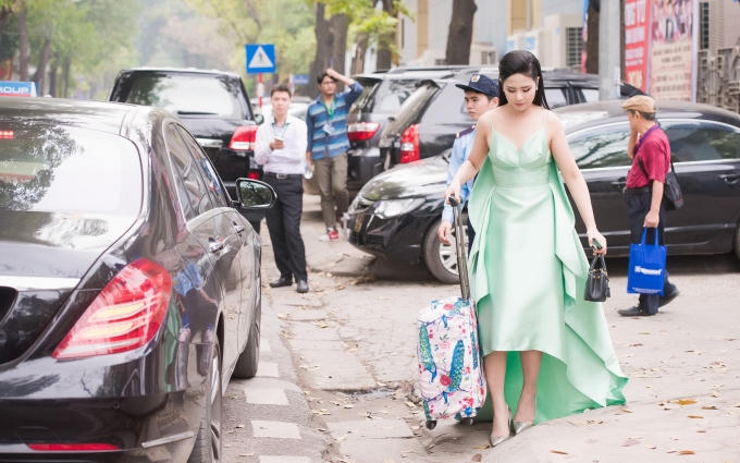 Hoa hậu Ngọc Hân ngày càng hoàn thiện bản thân, không chỉ là một NTK tài năng, một doanh nhân thành đạt mà còn tích cực tham gia công tác thiện nguyện và bảo vệ môi trường.