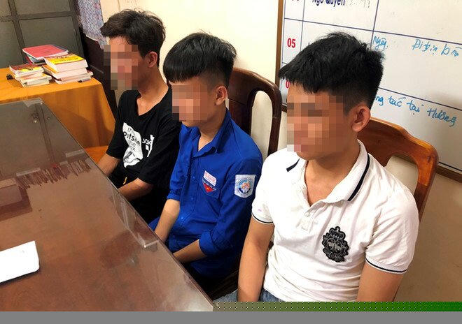 Nhóm thanh niên lừa đảo chiếm đoạt tiền qua mạng xã hội. Ảnh: Thanh Niên