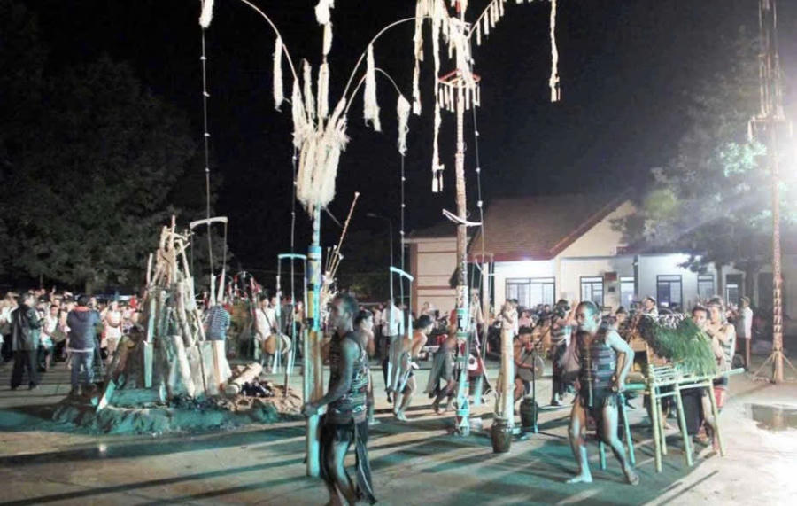 Người K’Ho tưng bừng mở hội. Ảnh: K.L