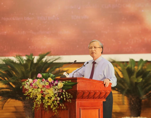 Thường trực Ban Bí thư Trần Quốc Vượng phát biểu tại hội nghị “Gặp mặt, tuyên dương Người làm báo tiêu biểu” (Ảnh: Nguyễn Trường).
