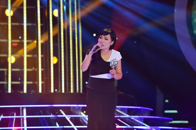 Nữ ca sĩ Phương Thanh với Xin thời gian qua mau.