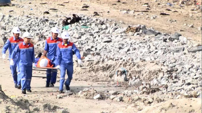 Ứng cứu nạn nhân.